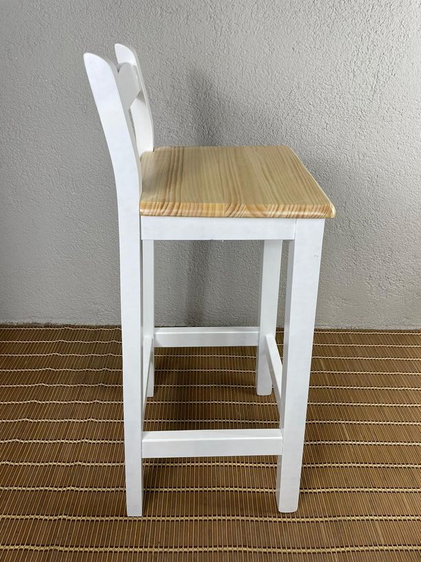 taburete Andalucía con respaldo blanco y asiento natural