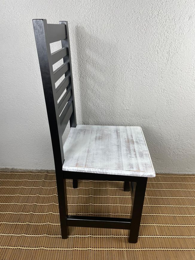 silla Andalucía horizontal negra con asiento blanco vintage